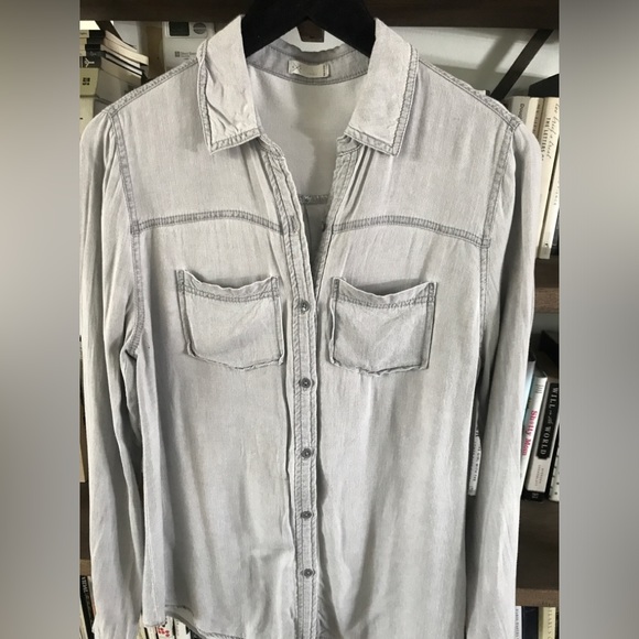 EUC Gentle Fawn Vintage Vibe Light Grey Collared Chambray Shirt S - Picture 4 of 16